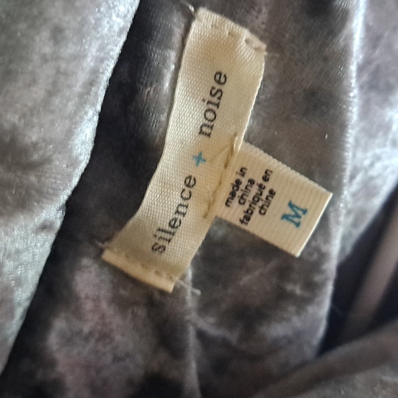 Beautiful Crushed Velvet Coat - Picture 2 of 10